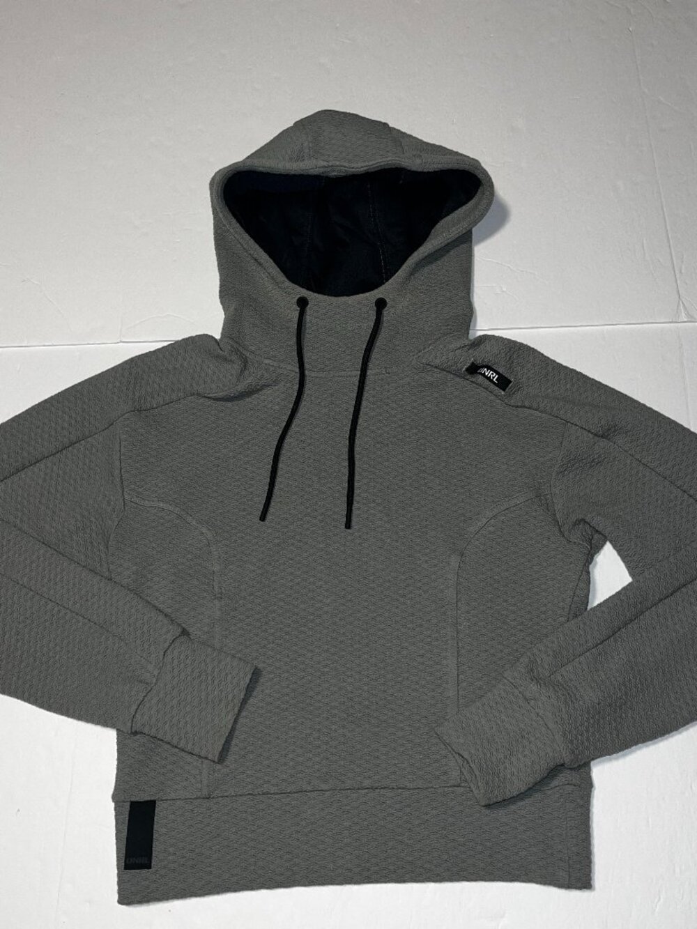 UNRL women's short cropped athletic hoodie size small *small makeup mark
